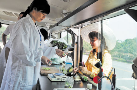 挑選食品安全檢測車廠家，需要注意這3點